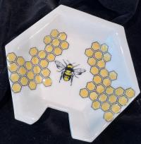 Sm Bee&Honeycomb Spoon Rest by THERESA HOWARD